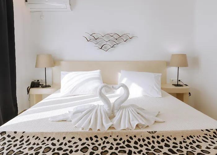 Hotiday Collection - Naxos 4*