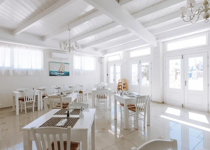 Hotiday Collection - Naxos 4*