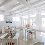 Hotiday Collection - Naxos 4*