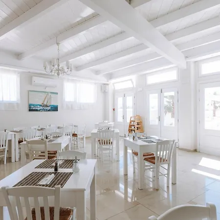 Hotiday Collection - Naxos 4*